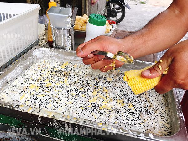 chi ban moi chuoi bi ngo mat ong chien gion, quan via he sai gon tieu thu 400 qua chuoi/ngay - 6