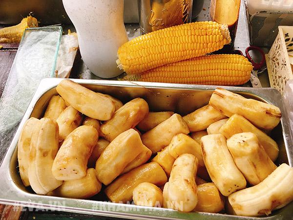 chi ban moi chuoi bi ngo mat ong chien gion, quan via he sai gon tieu thu 400 qua chuoi/ngay - 4