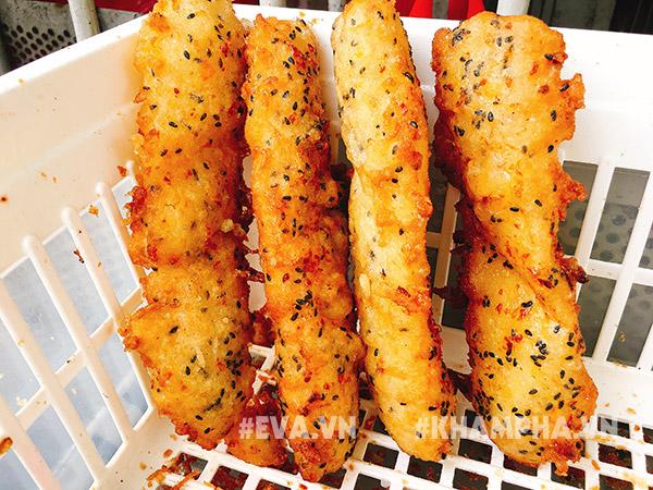 chi ban moi chuoi bi ngo mat ong chien gion, quan via he sai gon tieu thu 400 qua chuoi/ngay - 11