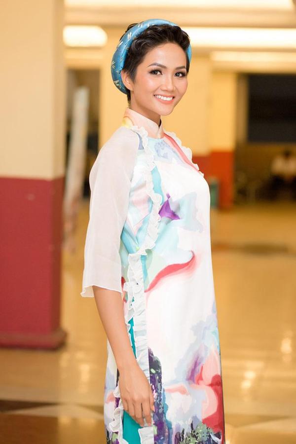 cuoc chien thoi trang cua 2 nang hau hot nhat showbiz: h'hen nie va ky duyen - 13