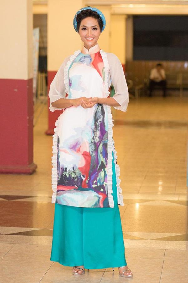 cuoc chien thoi trang cua 2 nang hau hot nhat showbiz: h'hen nie va ky duyen - 12