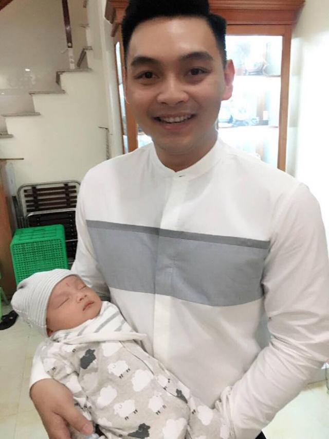 bo tre gay sot voi man tam cho con so sinh kheo den noi "con cu nam im huong thu" - 7