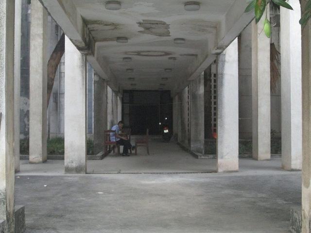 ha noi: can canh "ngoi nha maâ so 300 kim ma sau gan 30 nam bo hoang - 4