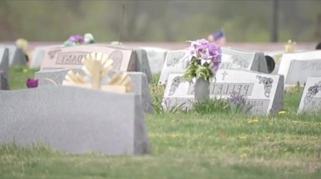 tuong con trai da chon 45 nam truoc van con song, nhung danh tinh that khien ai cung choang vang - 1