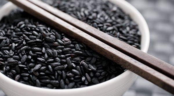 8 thuc pham den tot hon ca nhan sam chi em nen bo sung vao thuc don hang ngay - 1