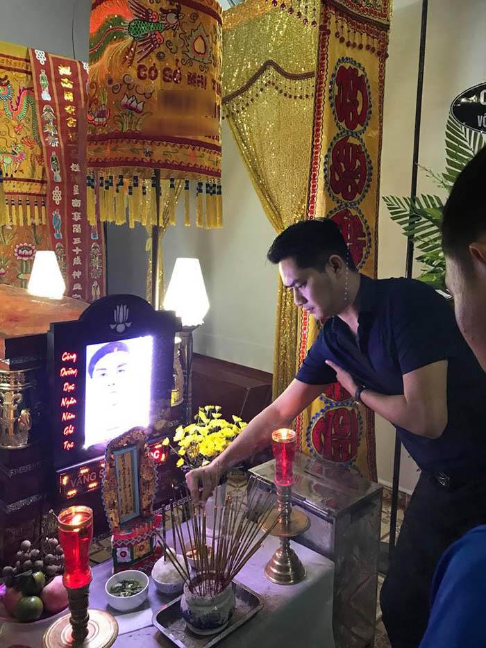 dien vien minh luan lang le den vieng hiep si xau so, ngoc trinh ung ho 25 trieu dong - 1