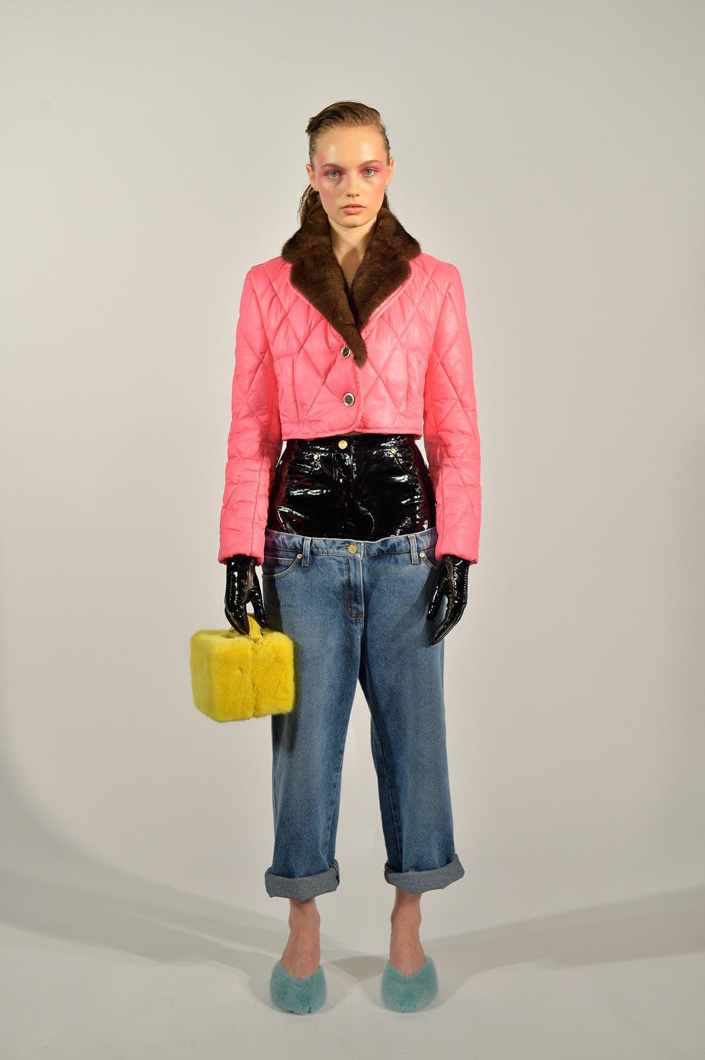 chi pu be luon 20 chiec vay tung bi che la "tham hoa" vao mv moi - 11