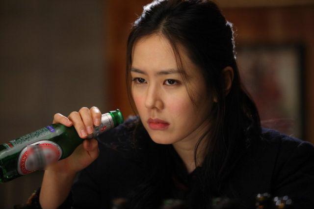chong "bom nhau" bong cach ruou toi gia chi sau 1 lan vo hop lop ve muon - 2