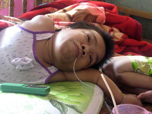 co gai co chiec luoi tu than - 1