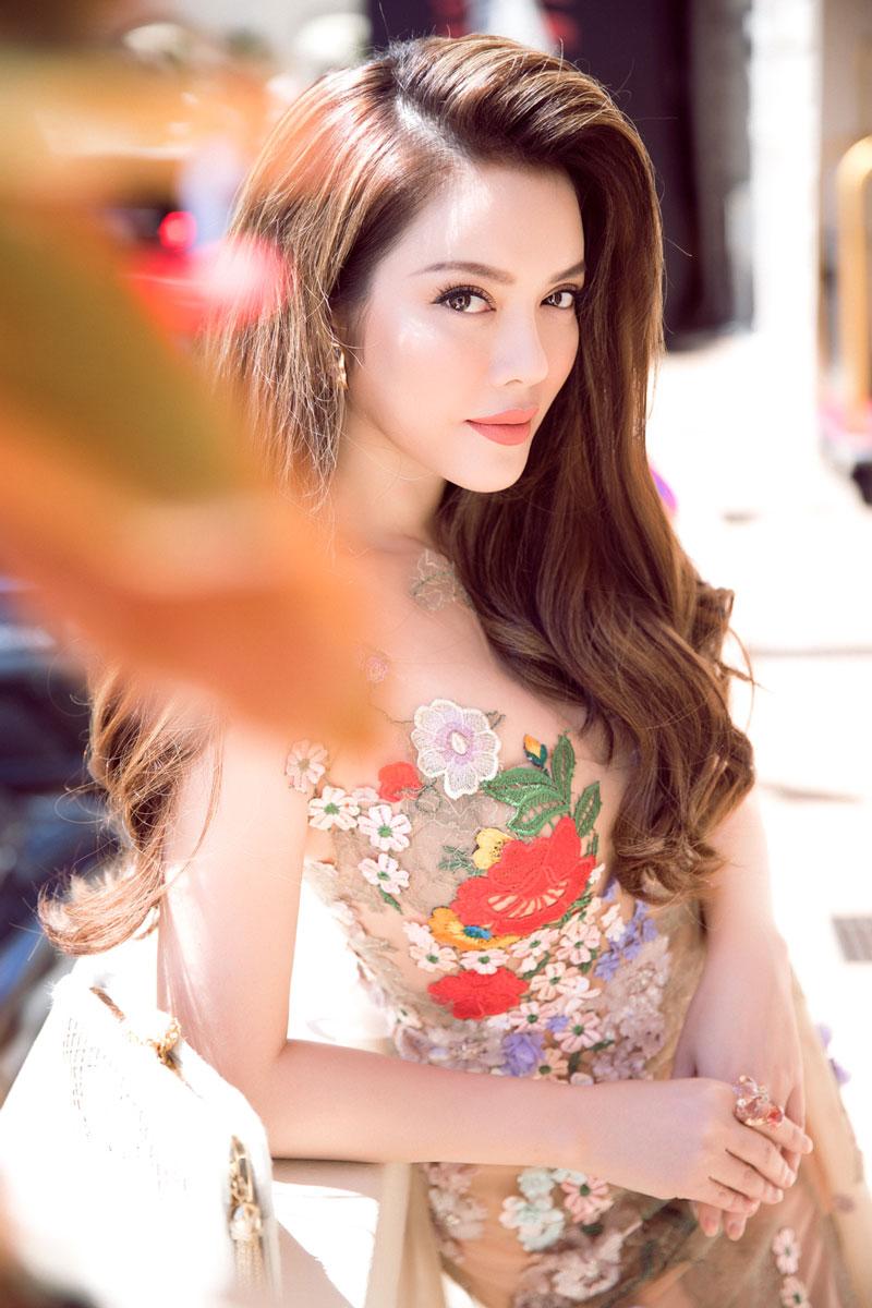 ly nha ky va hoa hau do my linh hoa "nu than hoa" tai cannes - 6