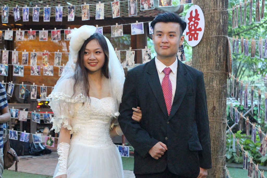 ky uc mot thoi ua ve qua trien lam dam cuoi xua cua sinh vien truong bao - 1