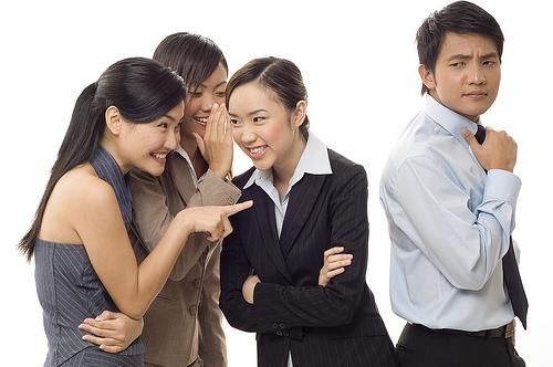 lam cung co quan, toi nhuc nha khi vo hon nhien buon chuyen chong… yeu sinh ly - 2