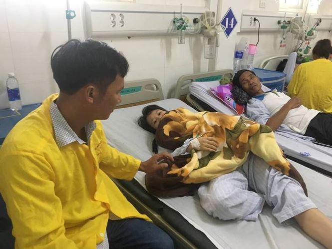 nghet tho giay phut giai cuu hai me con khoi be boi bi ro dien - 1