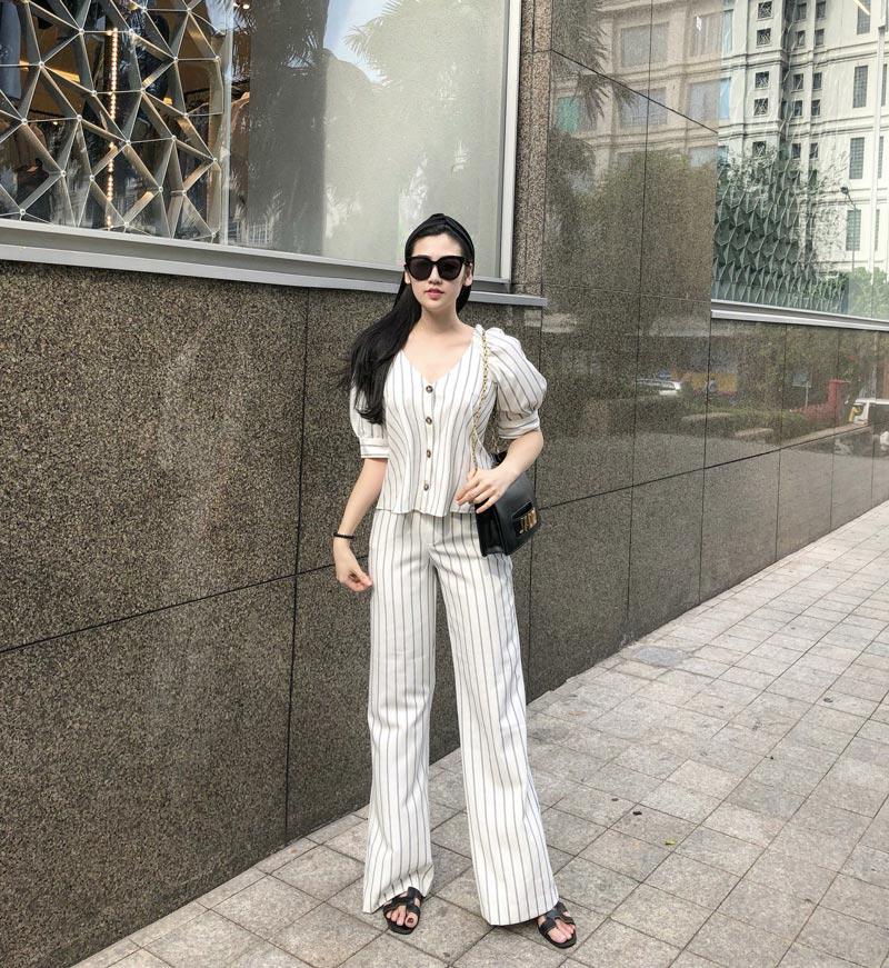 "co giao"pham huong khoe dep nhu giot suong mai voi ta ao dai trang - 11