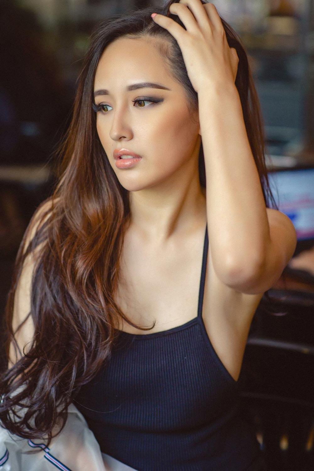 "co giao"pham huong khoe dep nhu giot suong mai voi ta ao dai trang - 6