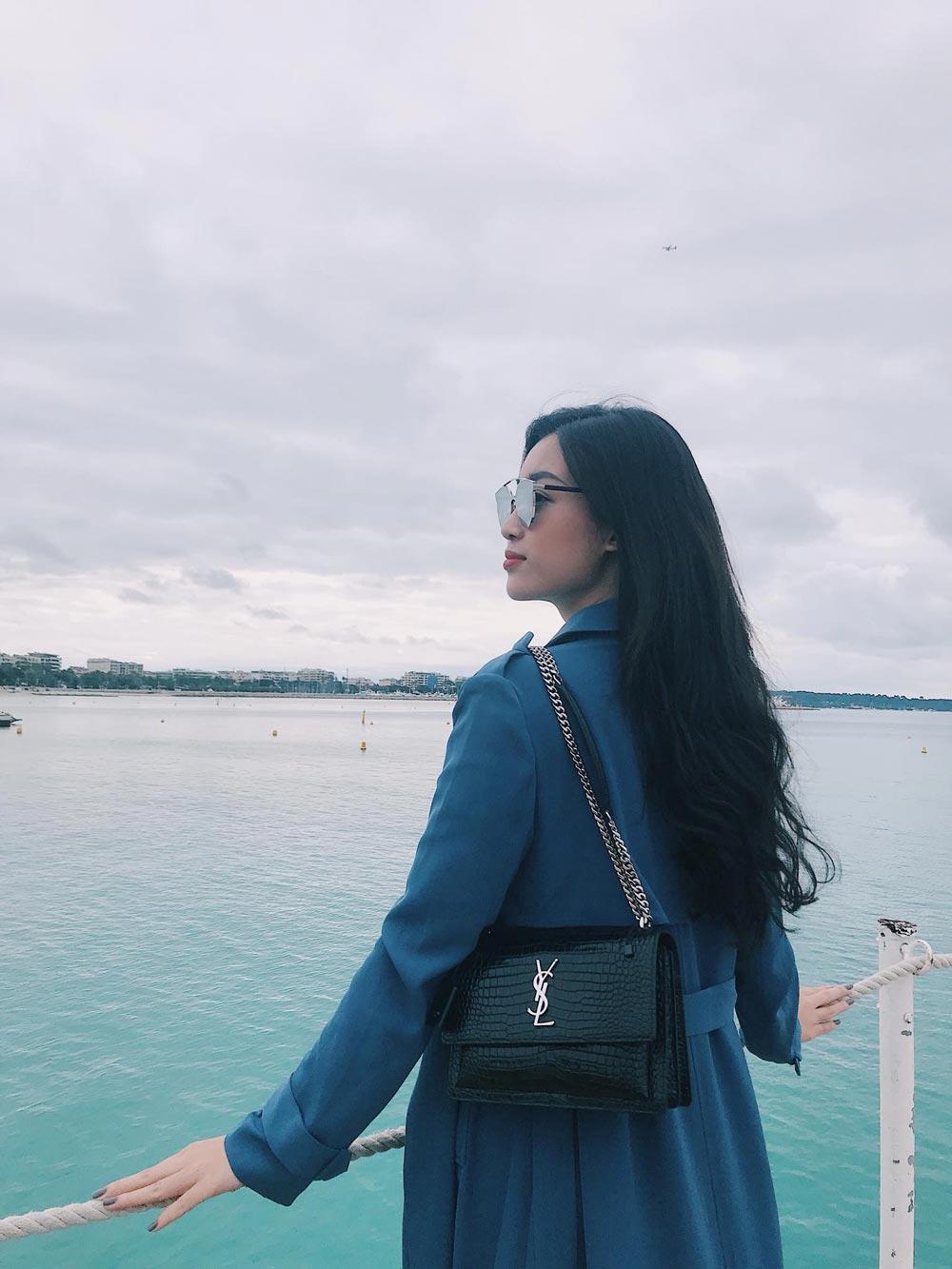 "co giao"pham huong khoe dep nhu giot suong mai voi ta ao dai trang - 3