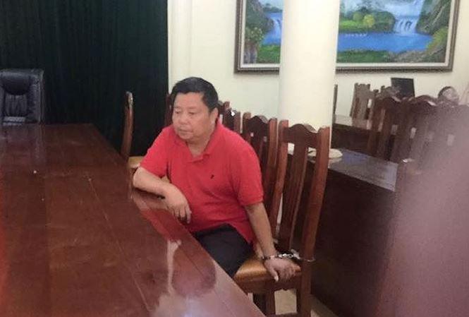 tiet lo ve chiec ao mau do cua trum ma tuy trieu ky voong doi lot 'dai gia' - 1