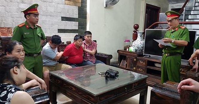 tiet lo ve chiec ao mau do cua trum ma tuy trieu ky voong doi lot 'dai gia' - 3