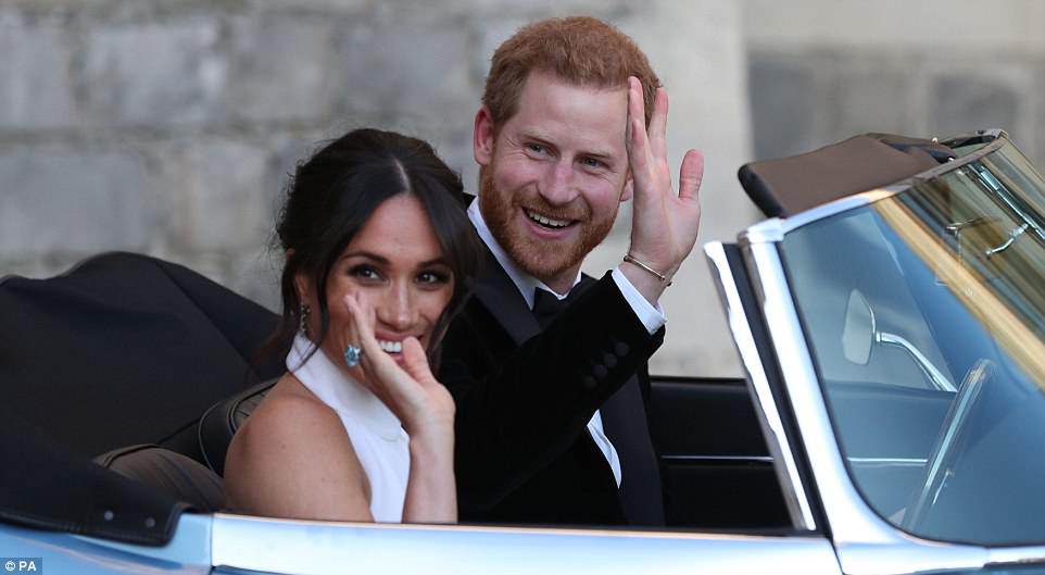 cong nuong meghan markle xinh dep duyen dang cung chong di du tiec sau dam cuoi - 7