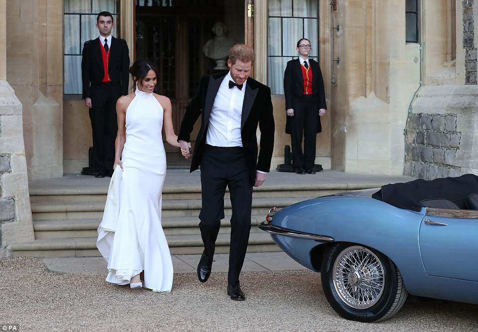 cong nuong meghan markle xinh dep duyen dang cung chong di du tiec sau dam cuoi - 4