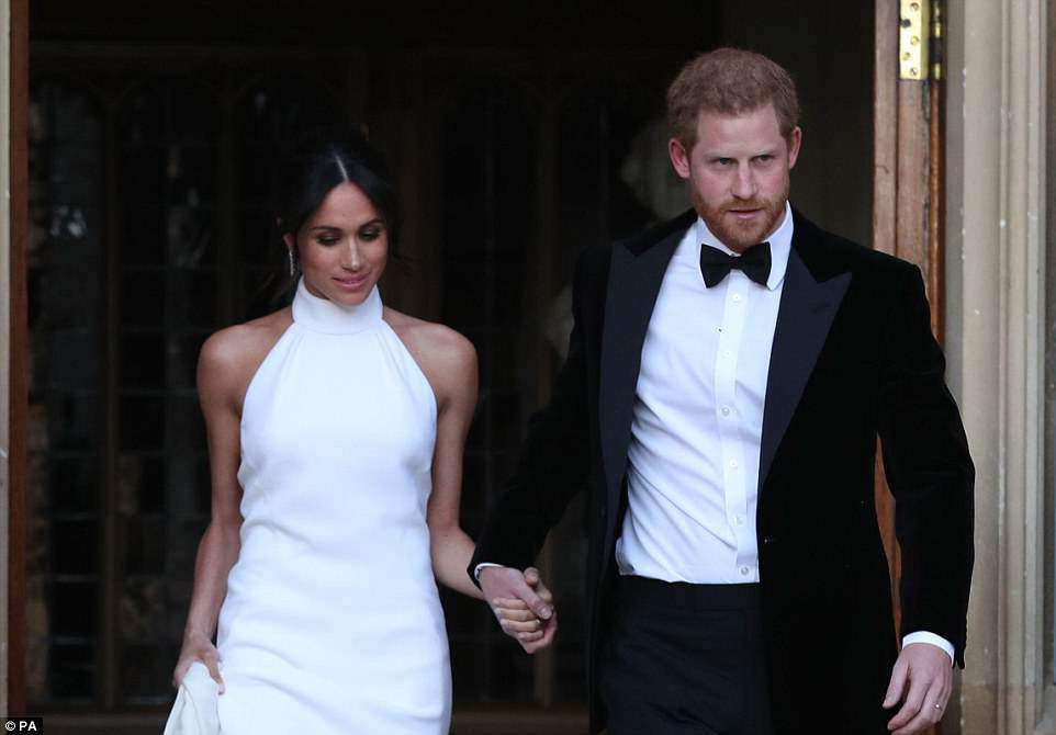 cong nuong meghan markle xinh dep duyen dang cung chong di du tiec sau dam cuoi - 2