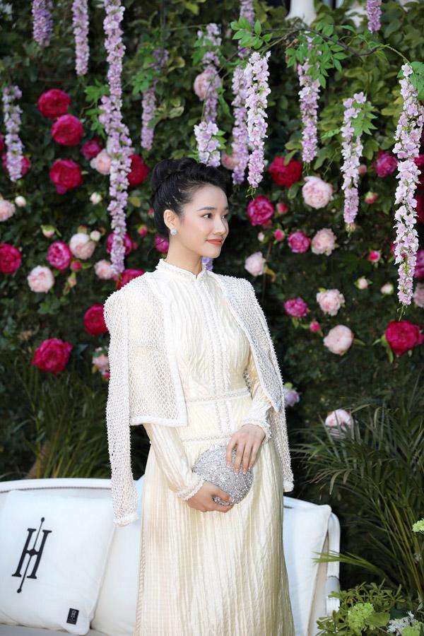 nha phuong mang ao dai cong tri "thap sang" lhp cannes 2018 - 3