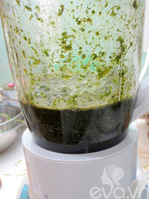 chay ra cho mua nam rau ma ve xay nhuyen roi dap len mat, seo lom den may cung khoi - 4