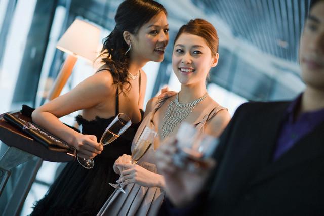 chong vay tien nuoi nhan tinh roi ve nha yeu cau vo ban nha... tra no - 1