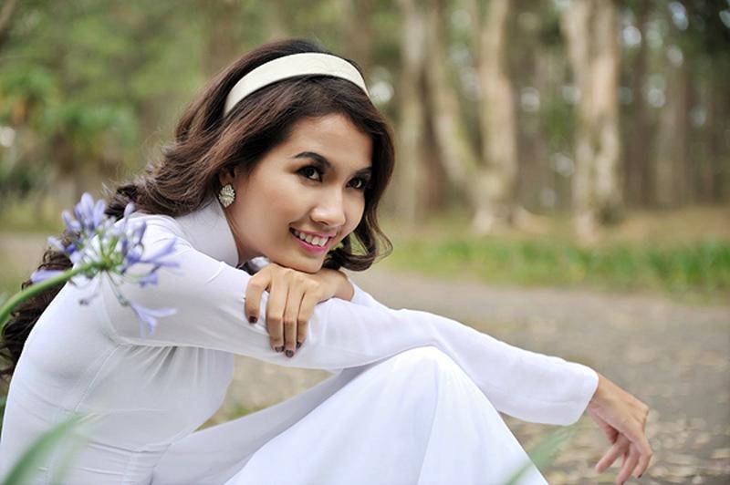 phan thi mo lot xac ngoan muc tu "gai que" da den nhem den sang chanh, trang non - 2