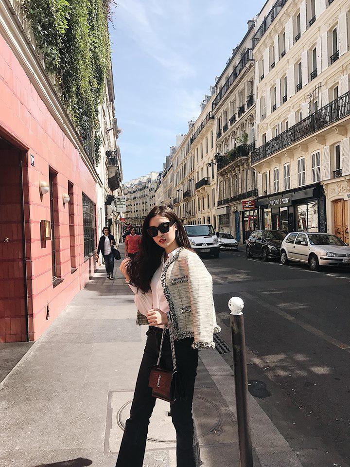 chi mot chiec ao, ma hoa hau do my linh tai tinh dien tu cannes qua toi paris - 9