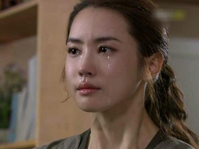 di lam ve vong tay om chong tu phia sau, nao ngo anh noi 1 cau khien toi choang vang - 1