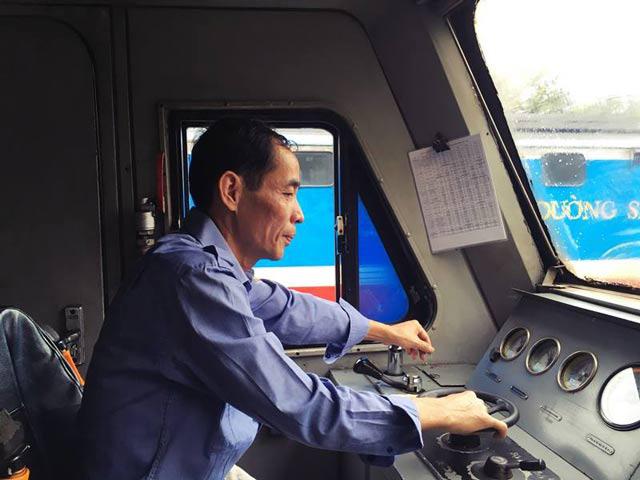 trai long cua nguoi lai tau hon 30 nam: "am anh canh thai phu om con ngoi giua duong tau" - 2