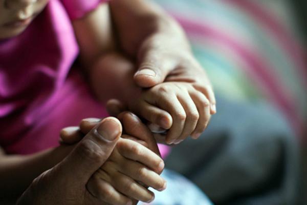 to thong bao khien phu huynh giat minh va nhung quy tac day con tranh bi xam hai - 4