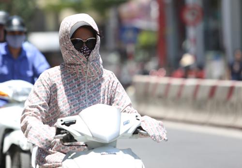 tin moi thoi tiet 25/5: cuoi tuan ca nuoc nang nong bao trum, dem tiep tuc co mua dong - 1