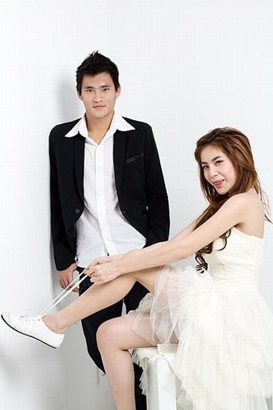 cong vinh theo duoi thuy tien vi "o dinh cao phong do lai hen ho ca si, ngau phai biet" - 2