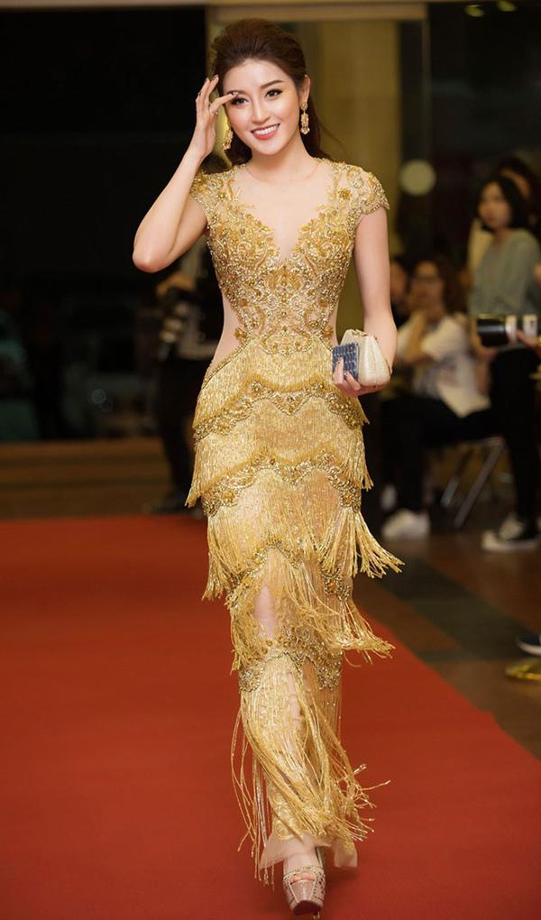 diem mat nhung chiec dam tua rua dang cong pha lang mot viet - 10