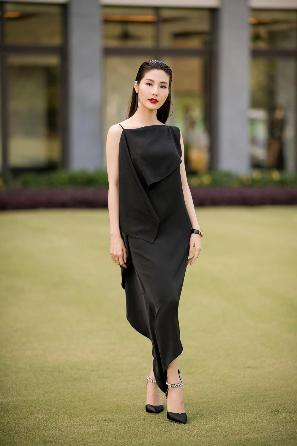 ngoc nu tang thanh ha dien vay nua trang nua den an tuong den show do manh cuong - 10