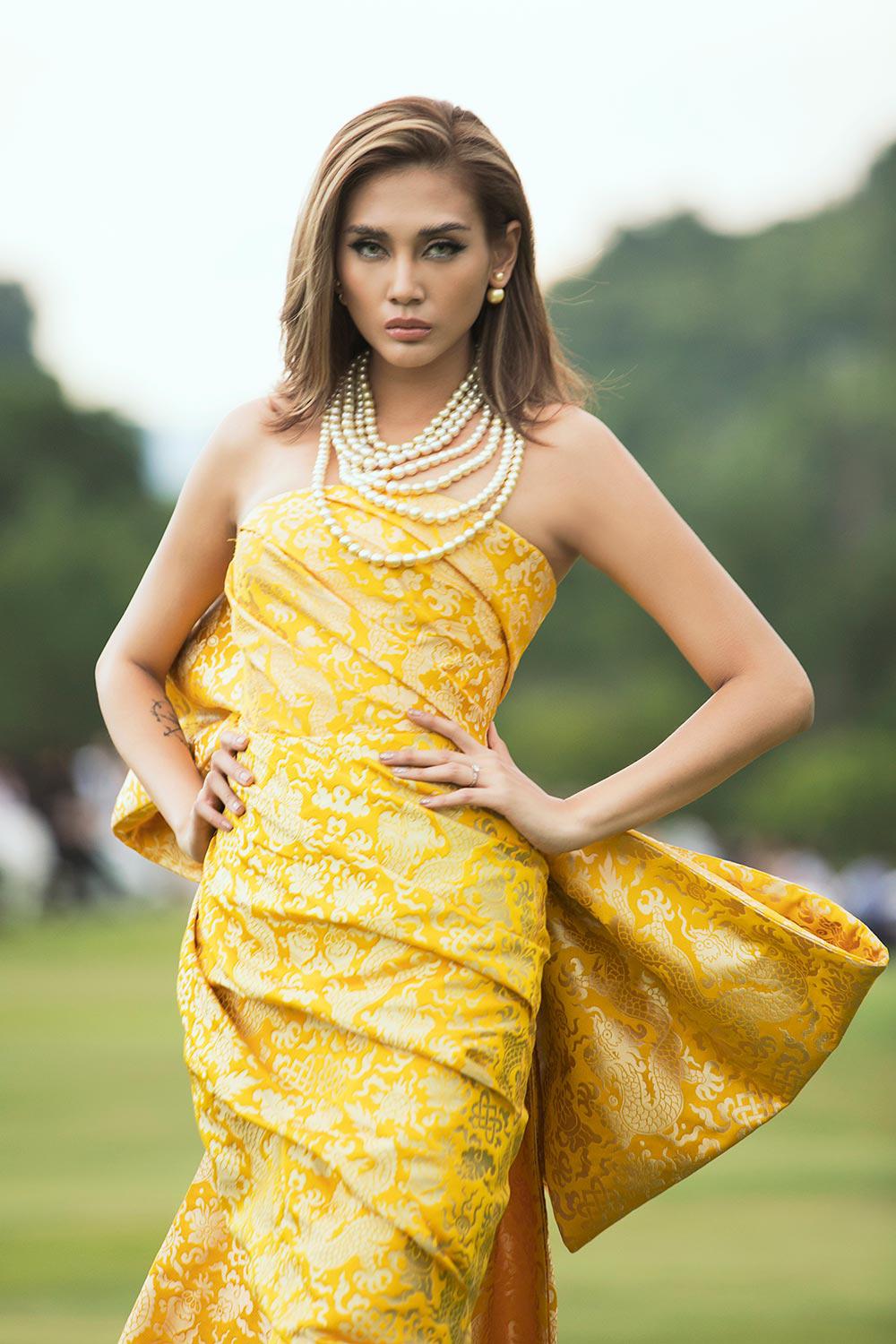 vo hoang yen, h' hen nie noi gi ve san runway lon nhat viet nam cua do manh cuong - 3
