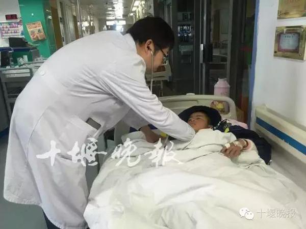 dang trong lop, cau be 9 tuoi chi kip noi mot cau roi ngat, nguyen nhan tu thu quen thuoc - 1