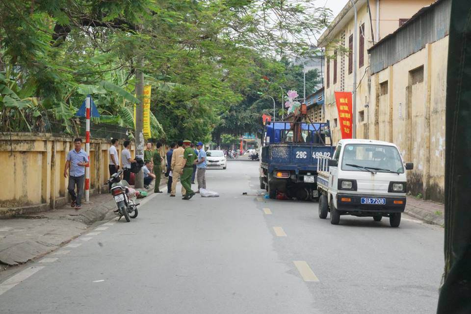 tin moi vu tai nan khien be so sinh vang khoi bung me: tam giu hinh su lai xe tai - 1