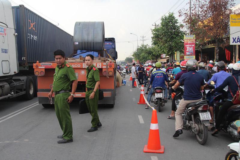 vu tai nan be so sinh vang khoi bung me, con gai 3 tuoi tu vong: nguoi me qua doi - 3