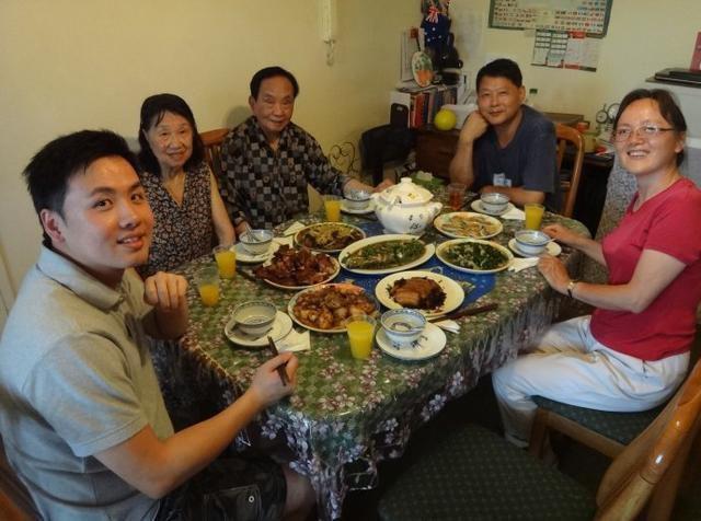 an thit cat tru trong tu lanh qua lau 5 nguoi trong gia dinh phai nhap vien cap cuu - 1