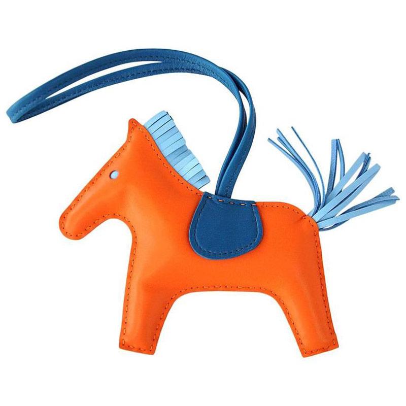 sau su co bi stylist boc phot, minh hang xach tui hon nua ty noi bat tai san bay - 4