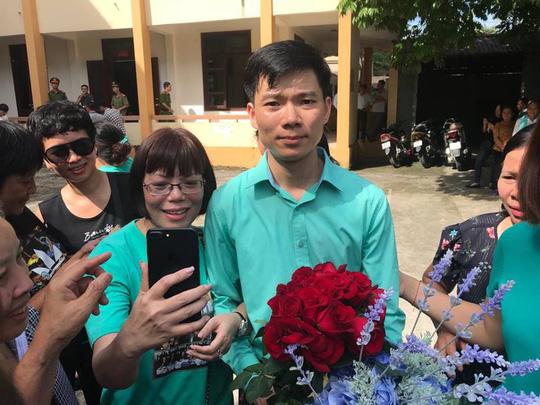 bac si hoang cong luong noi gi sau khi toa tra lai ho so de dieu tra bo sung? - 1