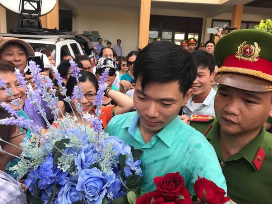 bac si hoang cong luong noi gi sau khi toa tra lai ho so de dieu tra bo sung? - 2