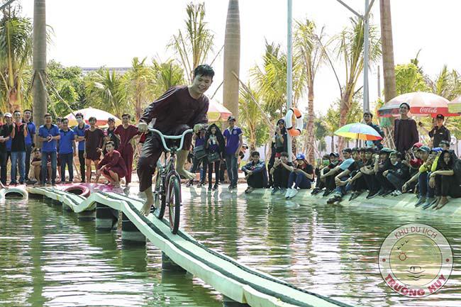 den vinh long de tro ve tuoi tho: loi ruong bat ca, treo cay hai qua - 4