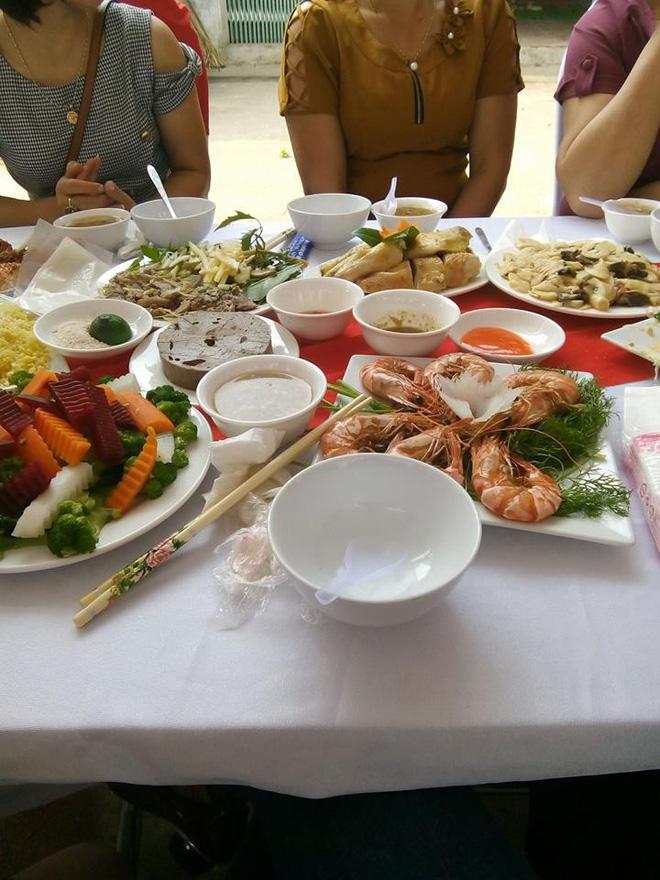 choang: co cuoi dai gia toan tom hum, cua hoang de, dan tinh than tho “ca doi chua duoc an” - 8