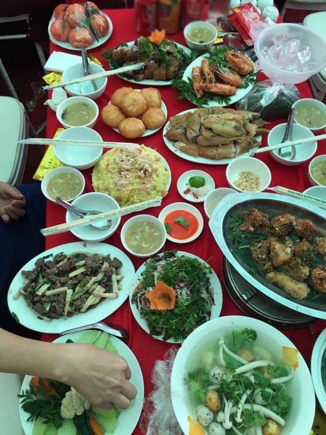 choang: co cuoi dai gia toan tom hum, cua hoang de, dan tinh than tho “ca doi chua duoc an” - 9