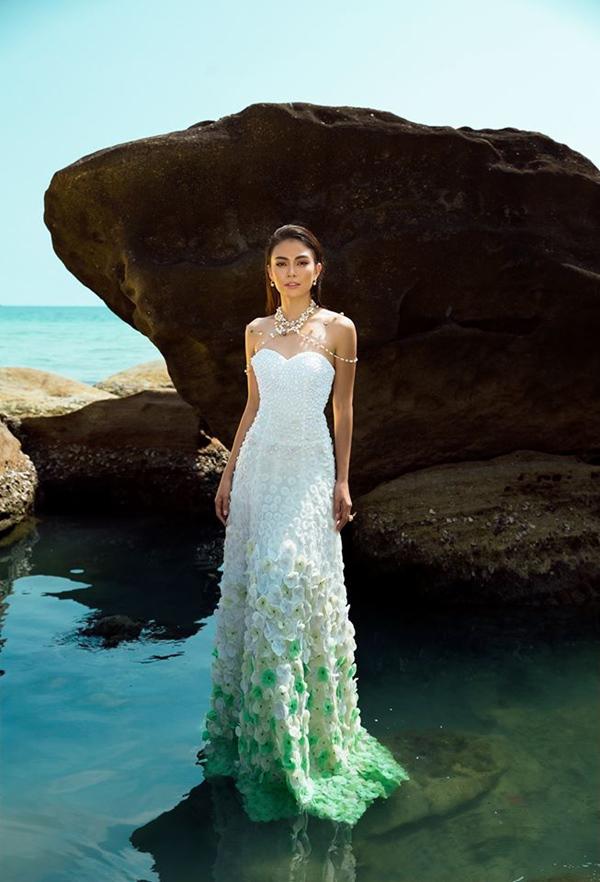 diem mat nhung chiec dam trang dep long lay cua loat my nhan viet - 4