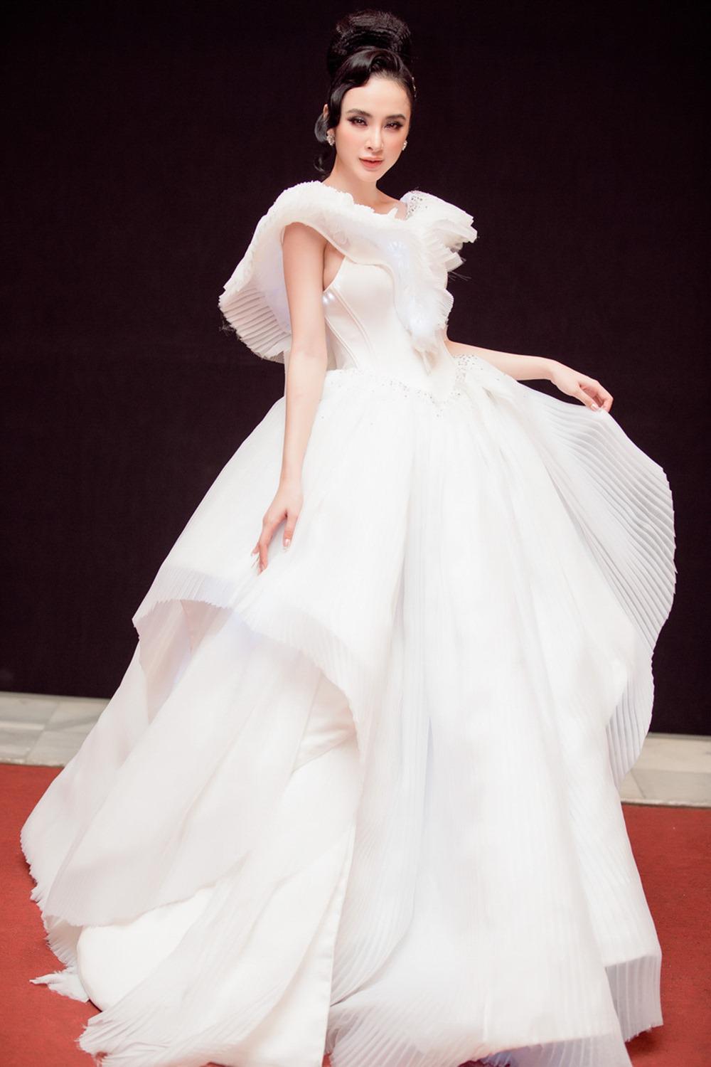 diem mat nhung chiec dam trang dep long lay cua loat my nhan viet - 8